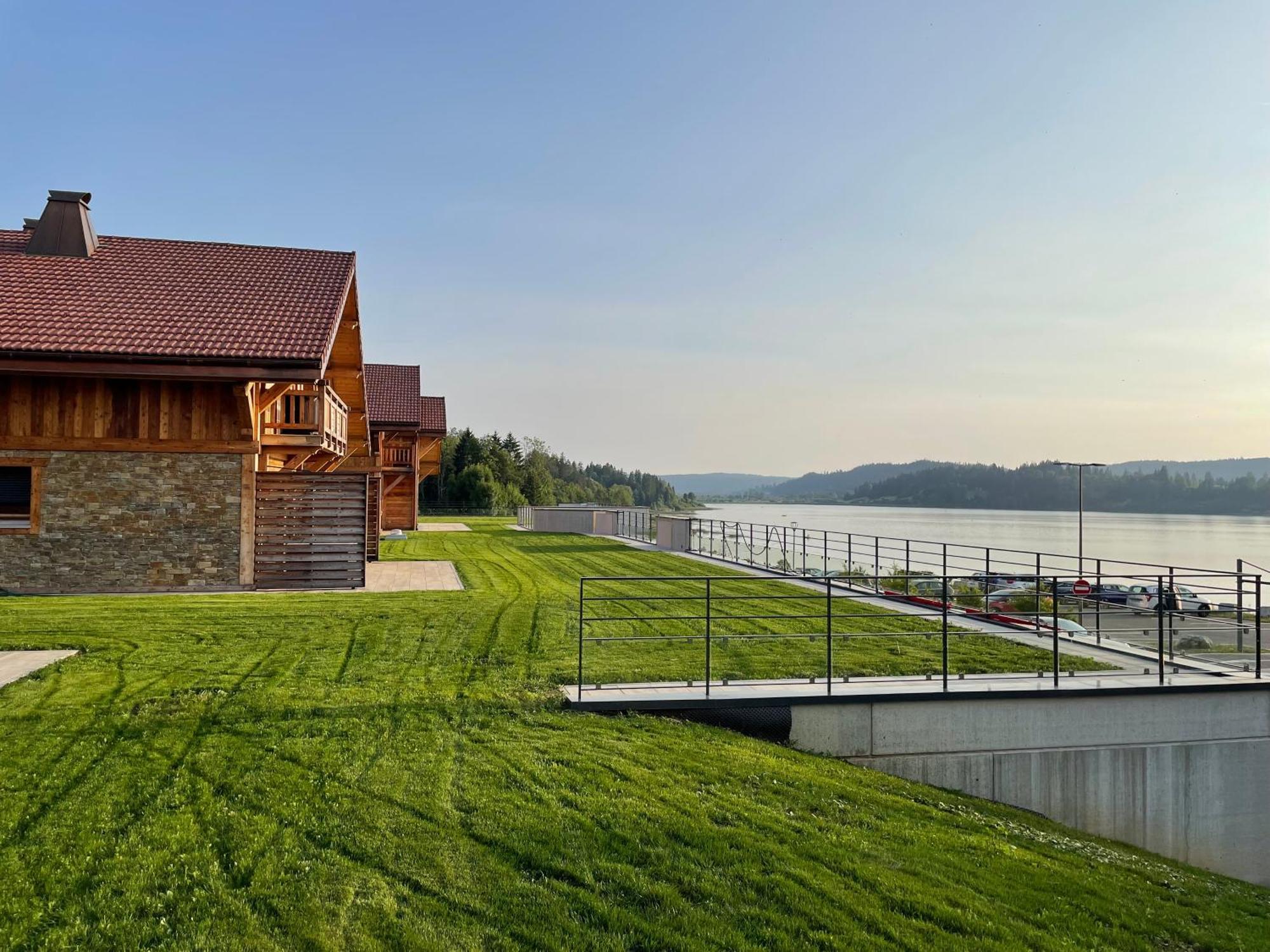 Chalets Coeur Du Lac Malbuisson Exterior photo
